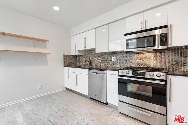 Building Photo - 1013 21st St