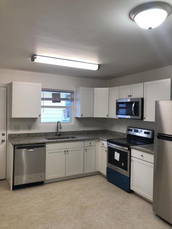 Building Photo - 806 Dowd