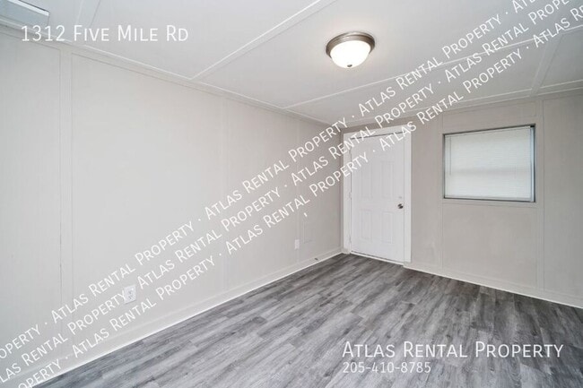 Building Photo - 1312 5 Mile Rd