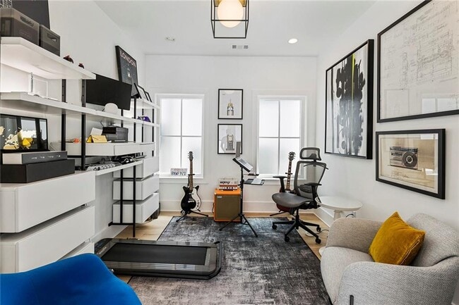 Building Photo - 6715 Halcyon Way
