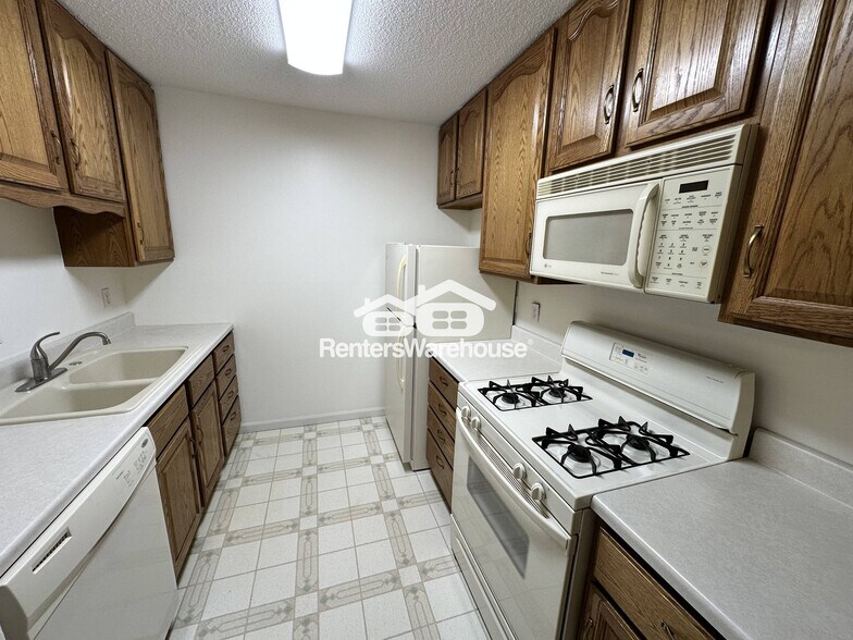 Building Photo - 1601 N Innsbruck Dr