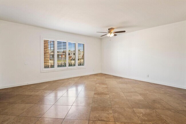 Building Photo - 8323 E Montecito Ave