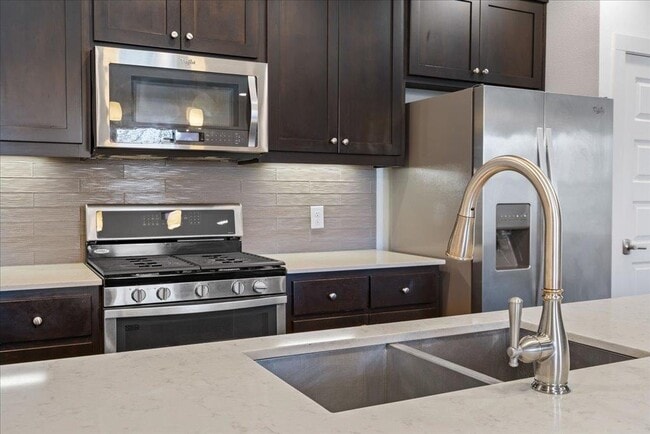 Building Photo - 2305 Coronado St