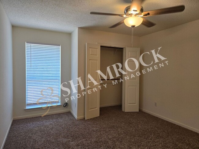 Building Photo - 533 Shady Park Trail