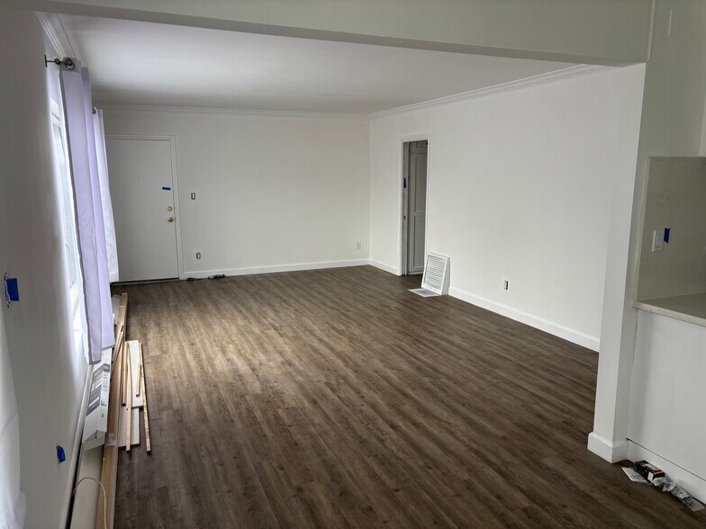 Building Photo - 8136 W 83rd St