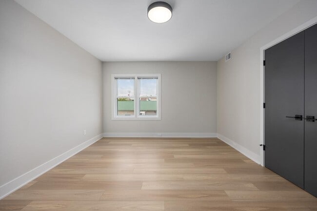 Building Photo - 501.5 W 17th St