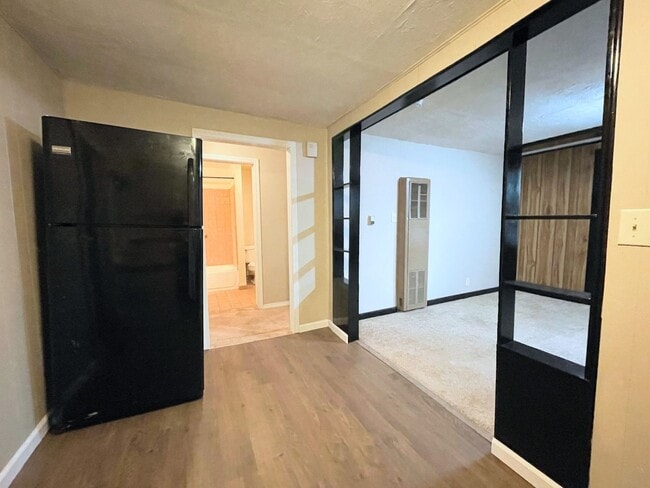 Building Photo - Affordable Two Bedroom