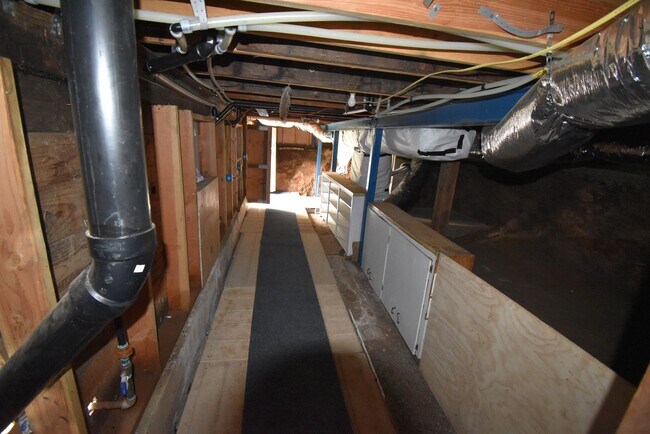 Building Photo - 157 Holloway Heights