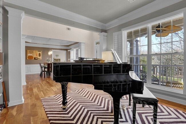 Building Photo - 3005 Coral Bell Ln