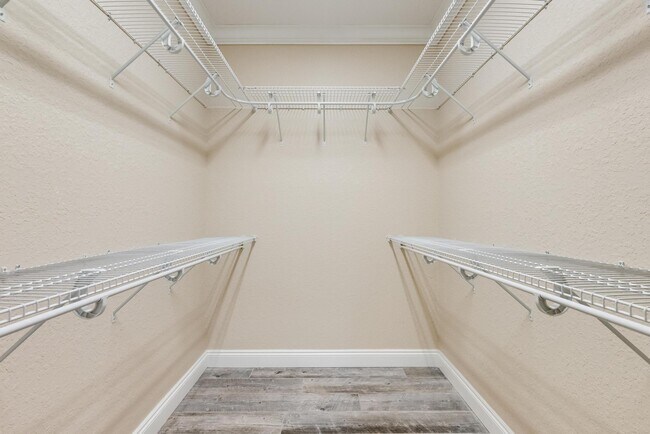 Building Photo - 1148 Sioux Cir