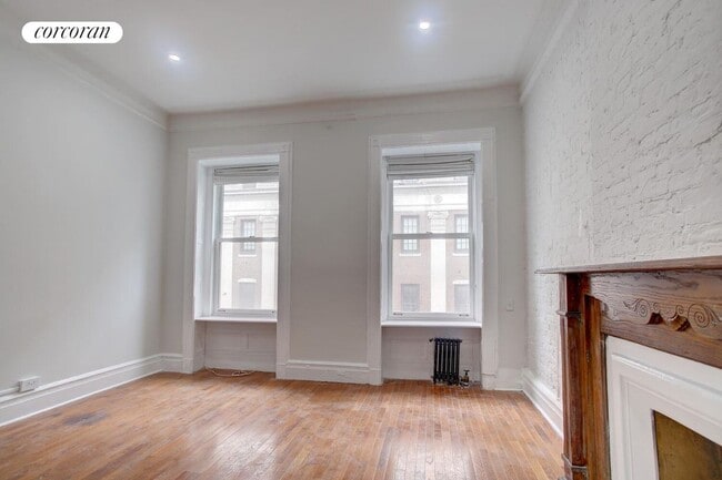Building Photo - 130 W 73rd St
