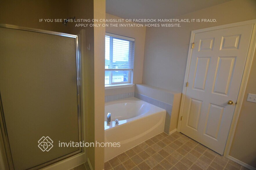 Building Photo - 5806 79th Ave NE