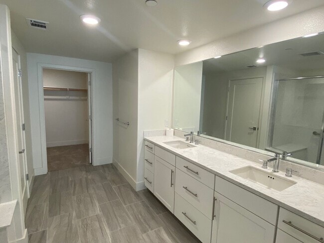 Building Photo - Recently Built and Immaculate 3 Bedroom 2.5 Bathroom Condo in Milpitas