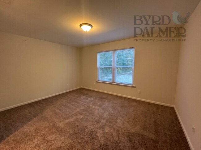 Building Photo - Move in Ready! Easy & Quick move-in process