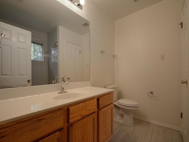 Building Photo - 4400 Switch Willo