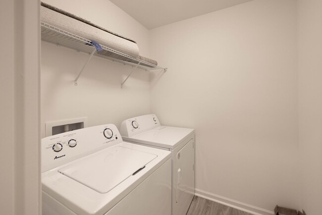 Building Photo - 3BD Townhome Walking Distance to Downtown READY MAY 20TH