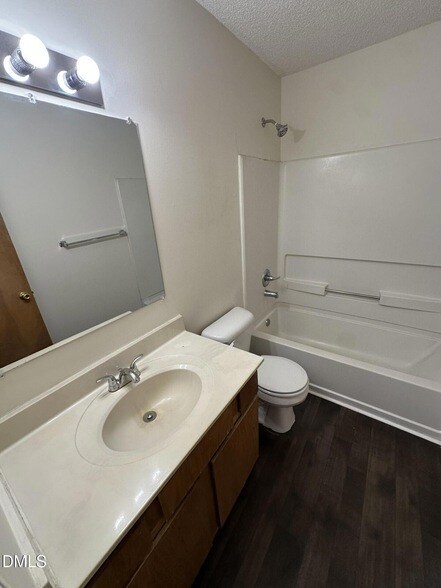 Building Photo - 2938 Faversham Pl