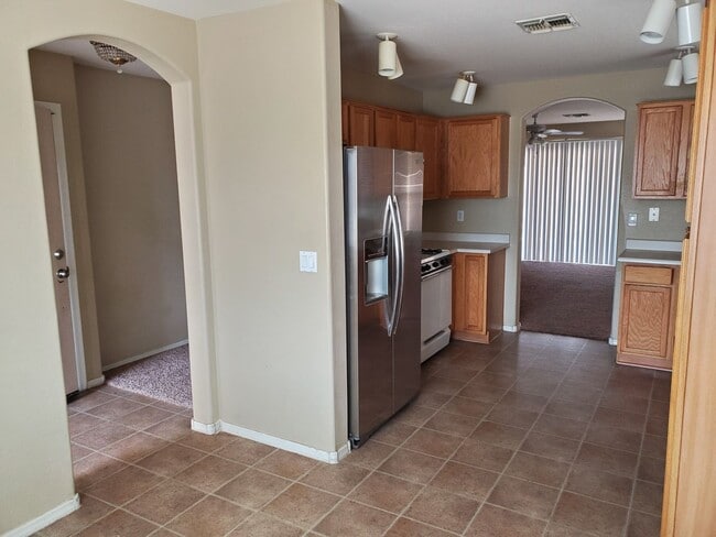 Building Photo - Great 3 Bedroom, Cul-de-Sac, All Appliances!