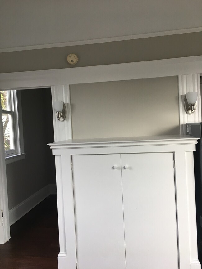 Building Photo - 715-715 1/2 Lyon St