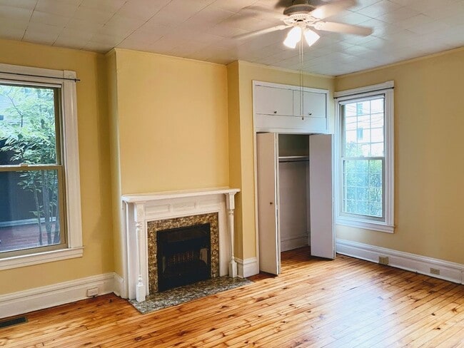 Building Photo - 5910 Howe St