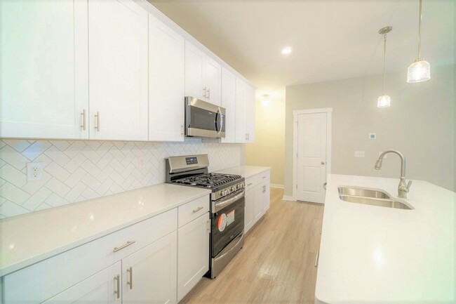 Building Photo - Brand New Construction Luxury Townhome in ...