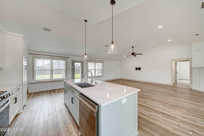 Building Photo - 3800 Redbud Wy