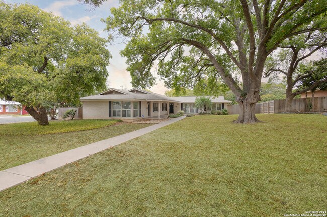 Primary Photo - 103 Oakhurst Pl
