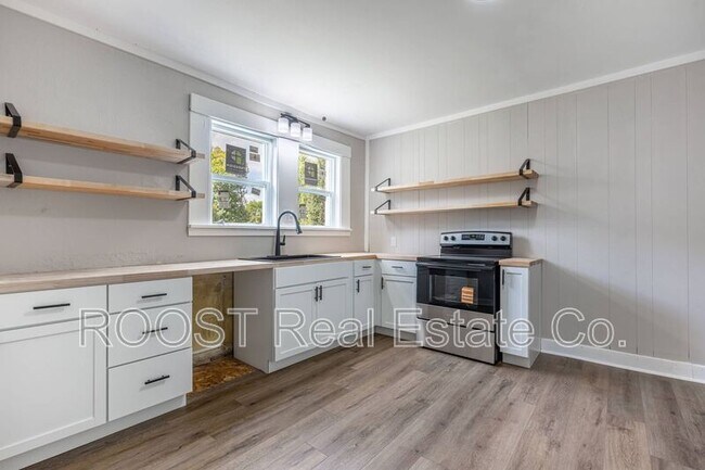 Building Photo - 2445 Infirmary Rd