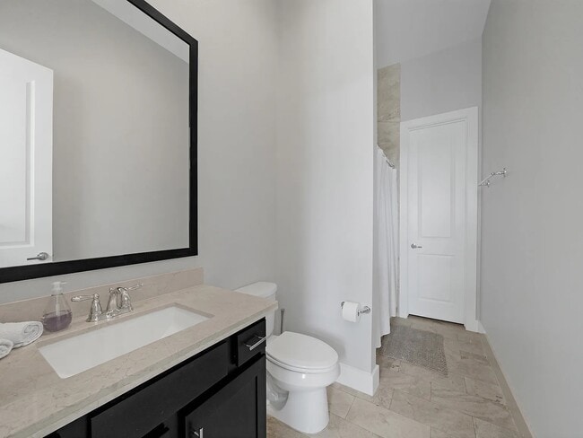 Building Photo - 1814 Thompson St