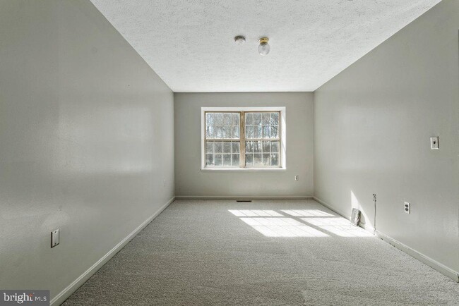 Building Photo - 10477 Campus Way S