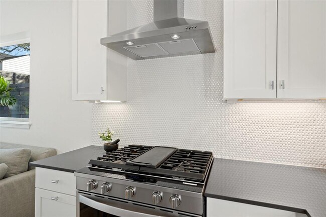 Building Photo - 209 Ben Howell Dr