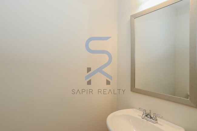 Building Photo - Modern Total Electric Townhome Living – 3BR/3BA in The Gardens at Lovejoy