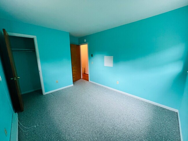 Building Photo - 401 Apperson Dr