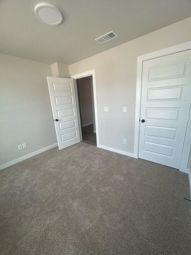 Building Photo - 10803 Bandana Dr