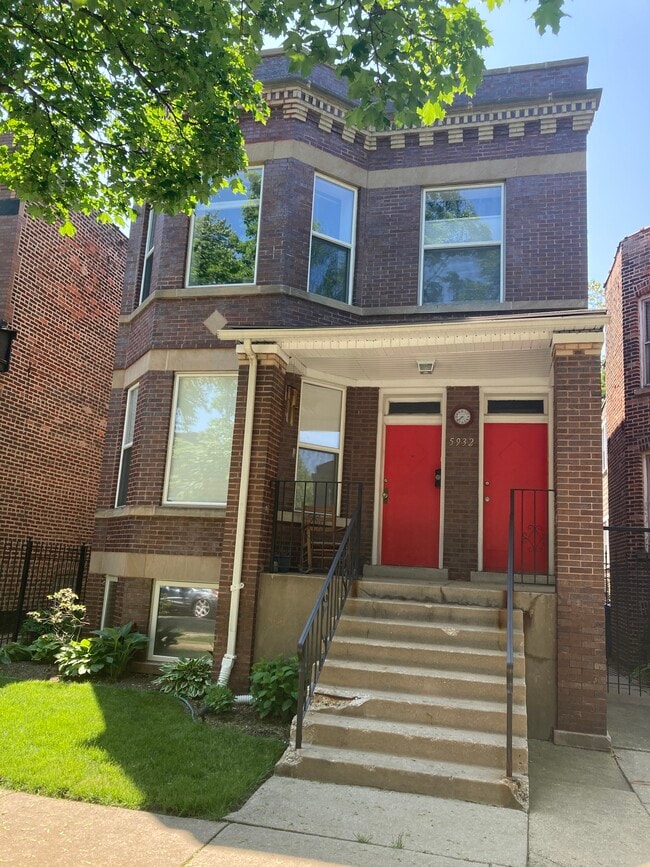 Building Photo - 5932 S Maplewood Ave