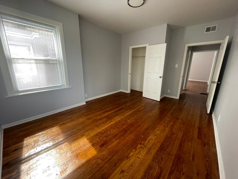 Building Photo - 7912 S Bishop St