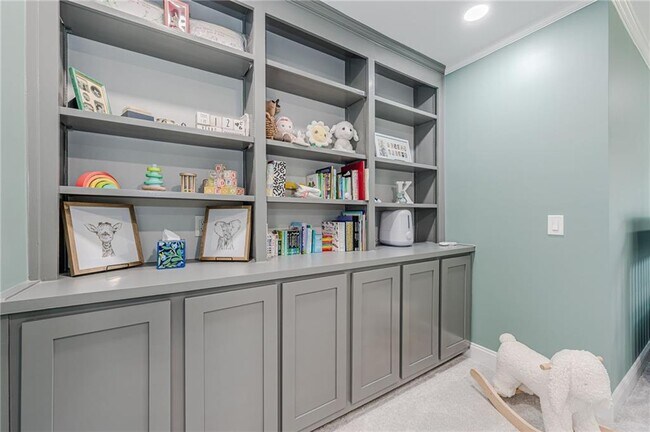 Building Photo - 4562 Columns Dr SE