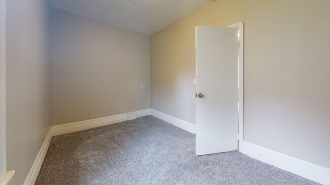 Building Photo - 3200 W 94th St