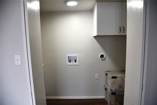 Building Photo - 900 W Chestnut St