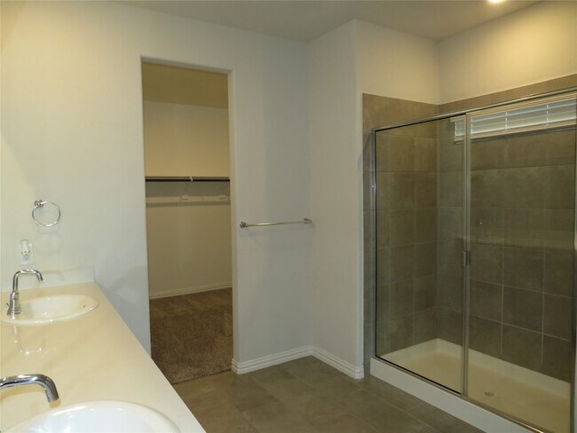 Building Photo - 3416 Chasemoor Dr