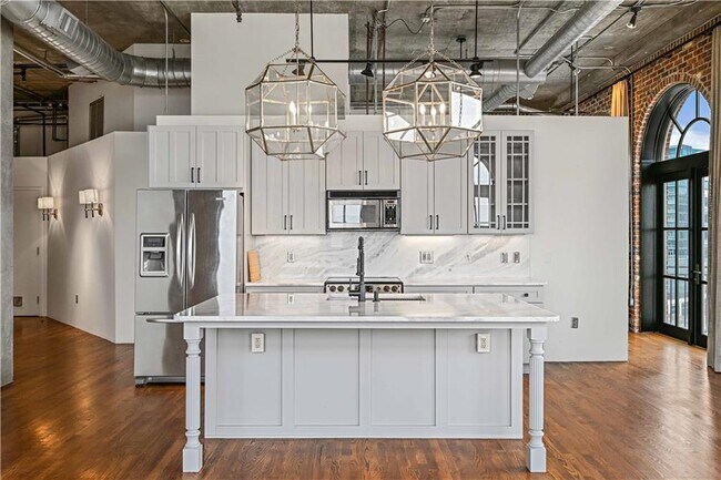 Building Photo - 3180 Mathieson Dr NE