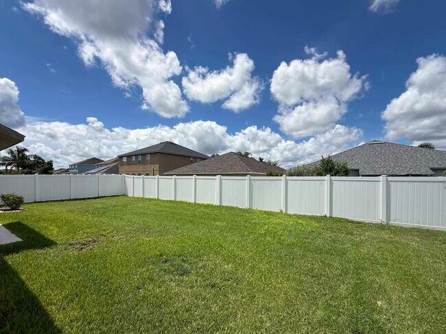 Building Photo - 930 Meadow Glade Dr