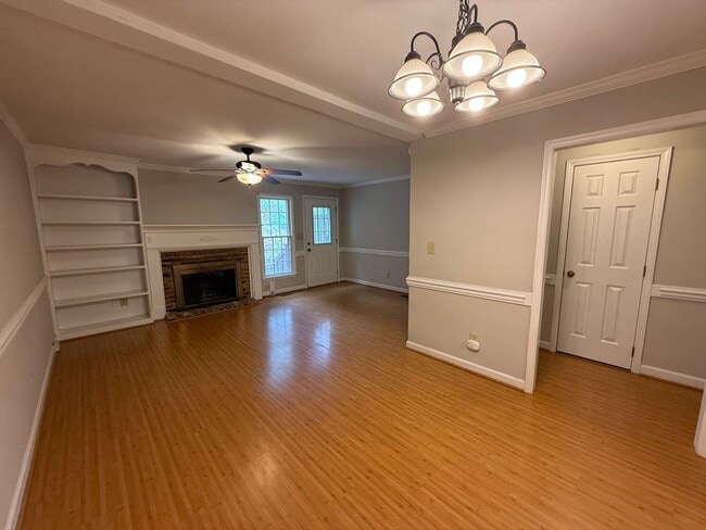 Building Photo - Available Mid-May - Beautiful 2 Bed 2 Ba Townhome in an Amazing West-Raleigh Location!