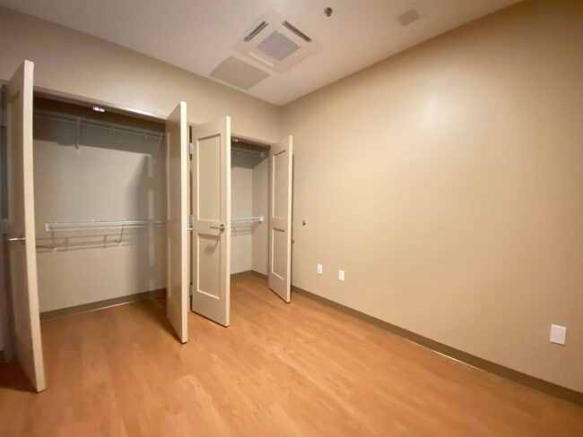 Building Photo - 83 Hanover St