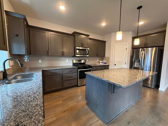 Building Photo - 1223 S 11th Pl