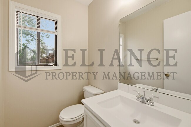 Building Photo - 5026 W Newell St