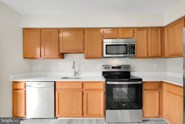 Building Photo - 3030 Piano Ln