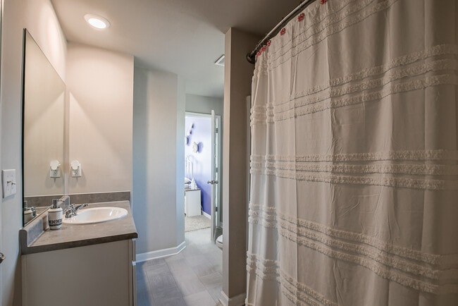 Building Photo - 2061 Massey Ln