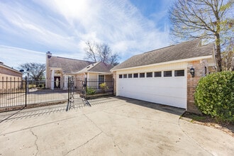 Building Photo - 13442 S Fairview Ave