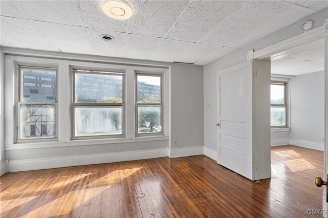 Building Photo - 319-25 N Salina St